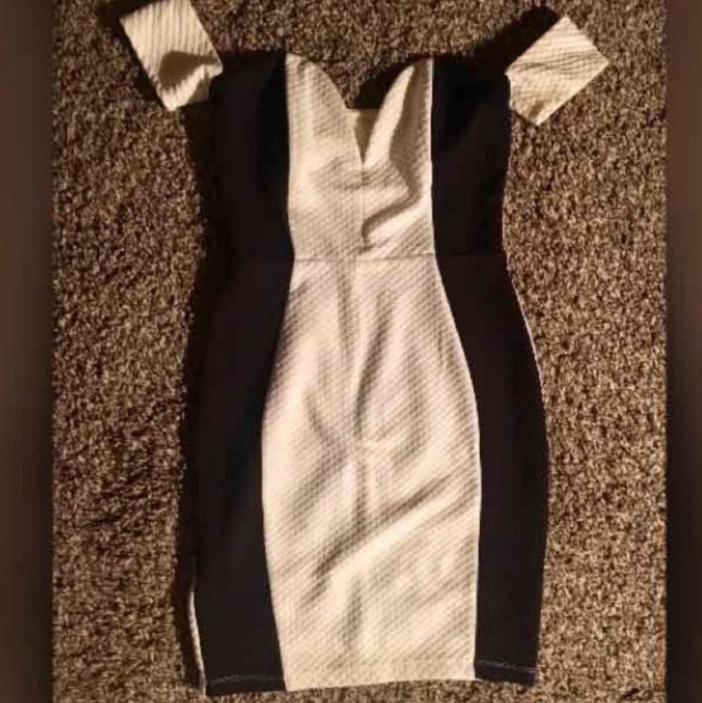 Black White Deep V Dress